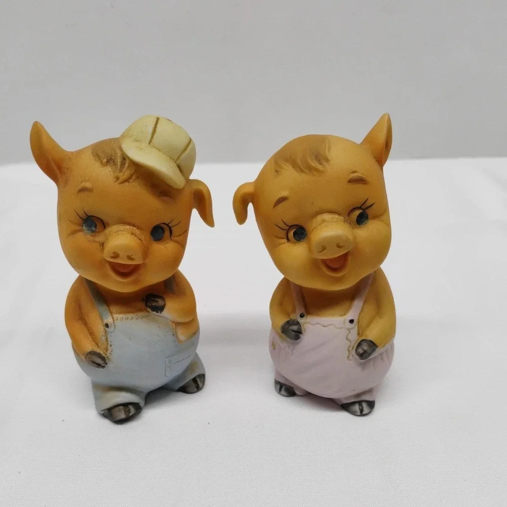 1970's Vintage Anthropomorphic Pigs in Overalls Salt Pepper Shakers 3.5